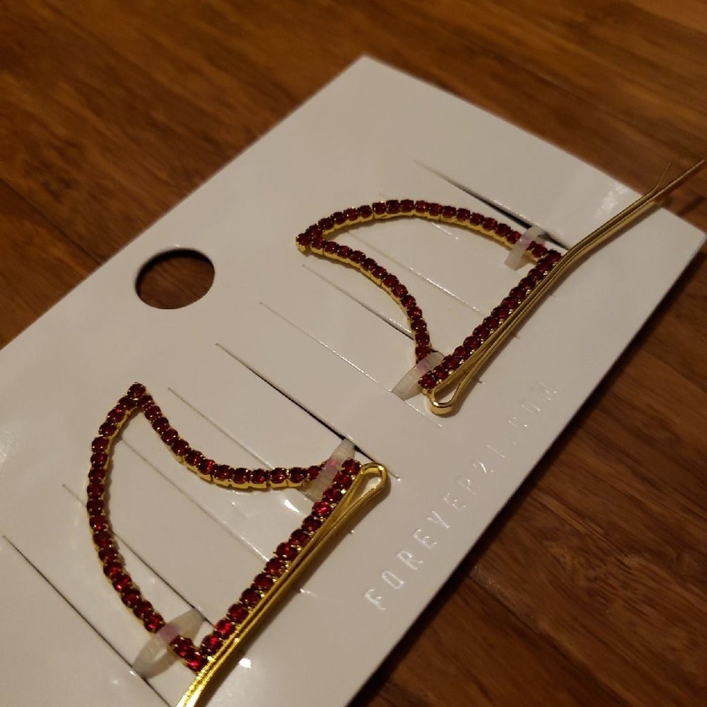 Devil horn hair pins - great for Halloween!